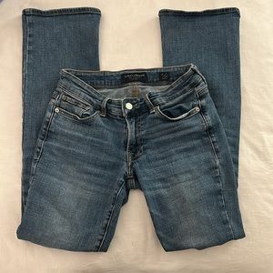 Dark wash jeans 💞